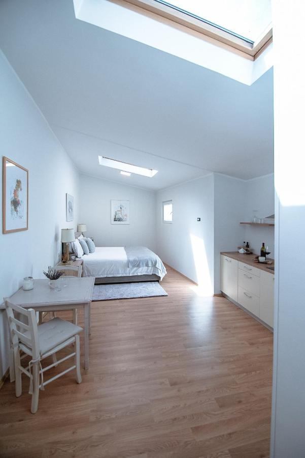Apartment Ana - Karst Cycling Paradise Dutovlje Exterior foto